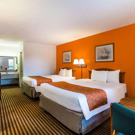 Howard Johnson By Wyndham Panama City Exterior photo