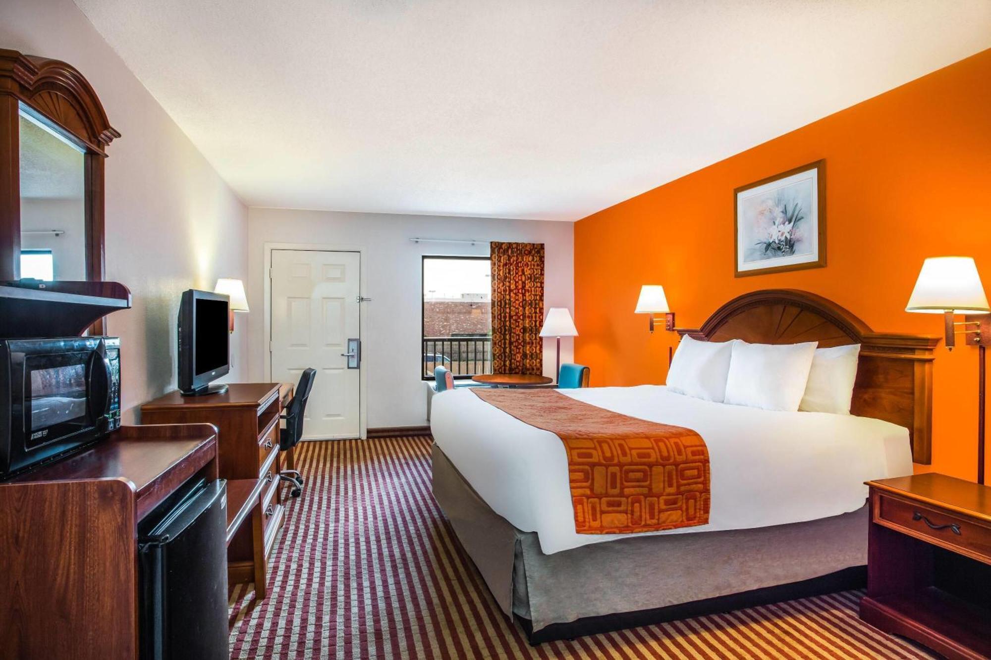Howard Johnson By Wyndham Panama City Exterior photo