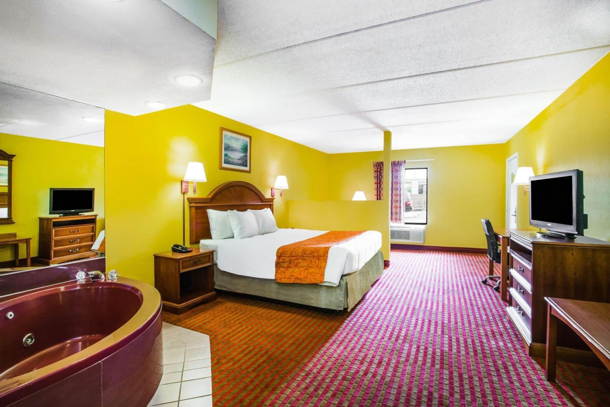 Howard Johnson By Wyndham Panama City Exterior photo